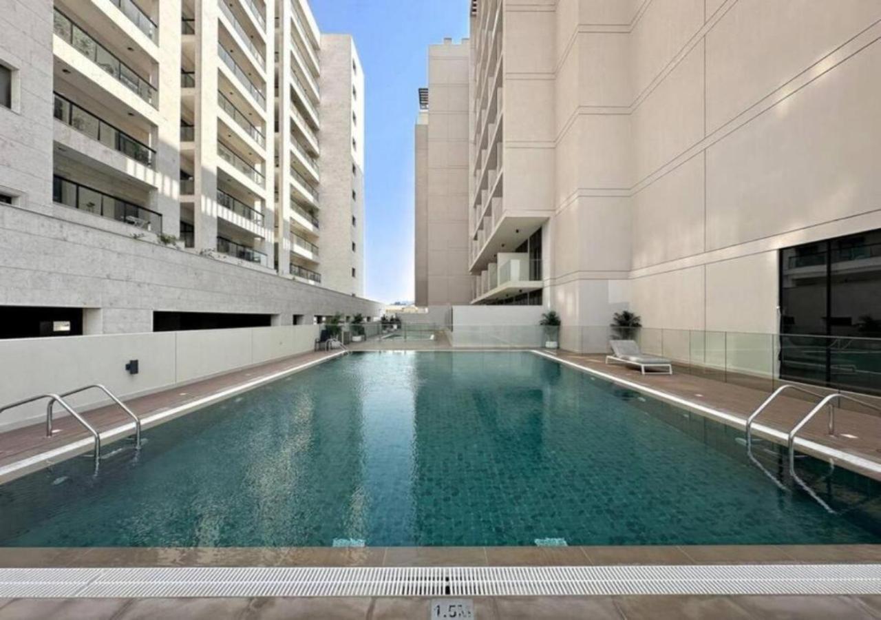 New Luxury Studio Near Marina-4Min Walk From Metro Apartment Dubai Bagian luar foto