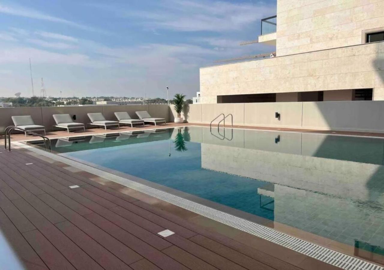 New Luxury Studio Near Marina-4Min Walk From Metro Apartment Dubai Bagian luar foto